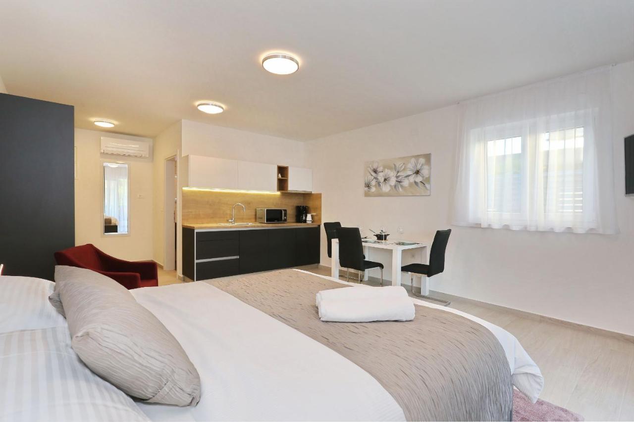 ביוגראד נה מורו Villa Ankora 2 With Heated Pool מראה חיצוני תמונה