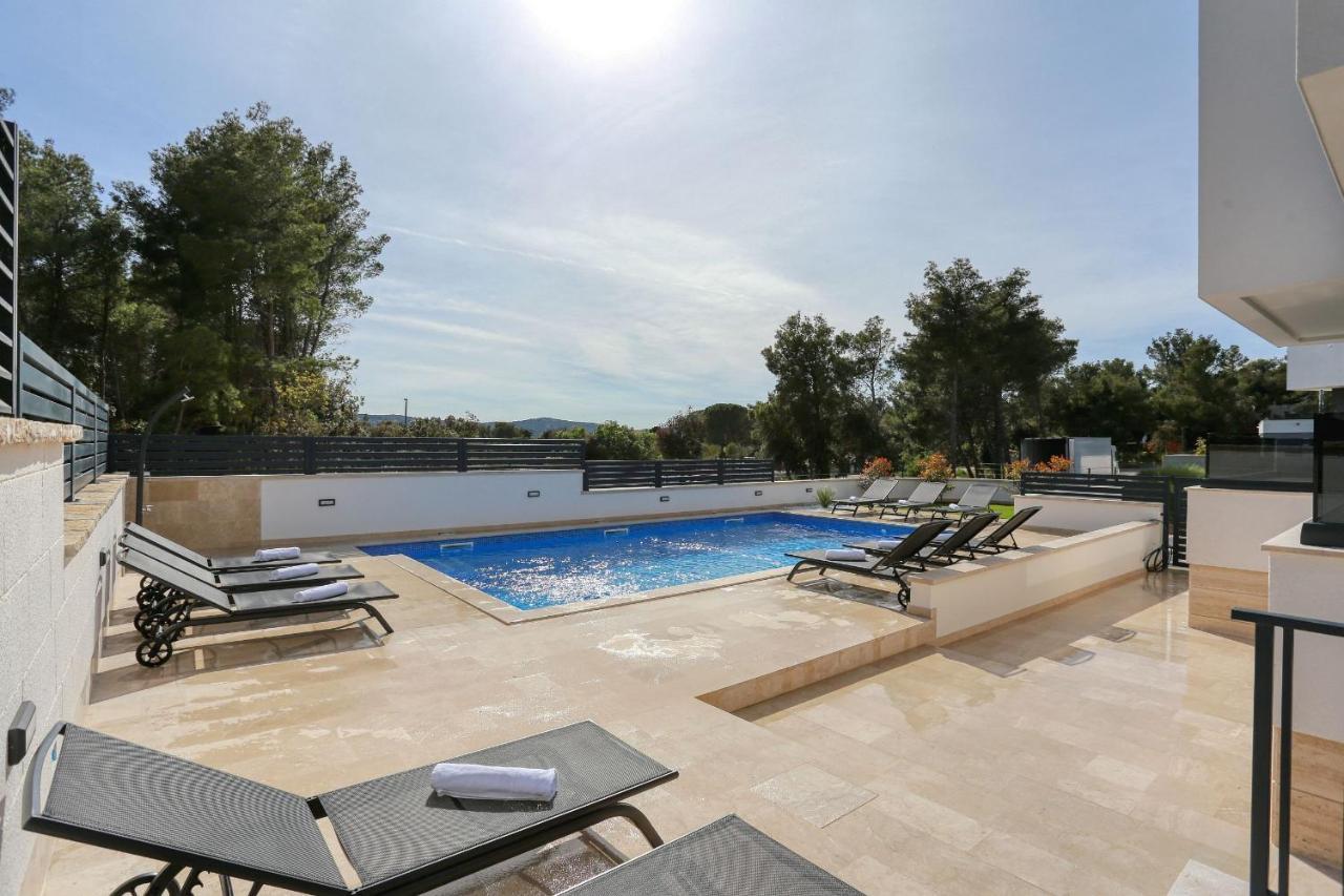 ביוגראד נה מורו Villa Ankora 2 With Heated Pool מראה חיצוני תמונה